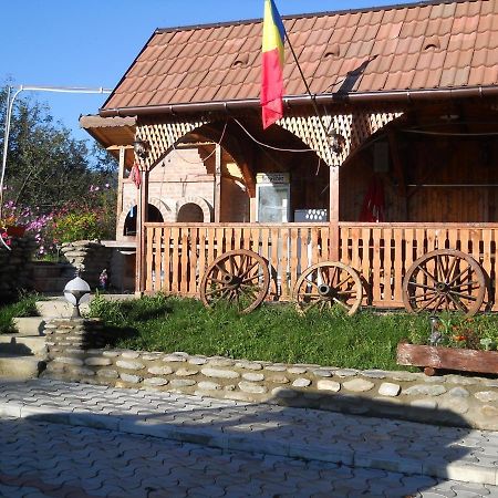 Pensiunea Roua Muntilor Sîmbăta de Sus Exterior foto